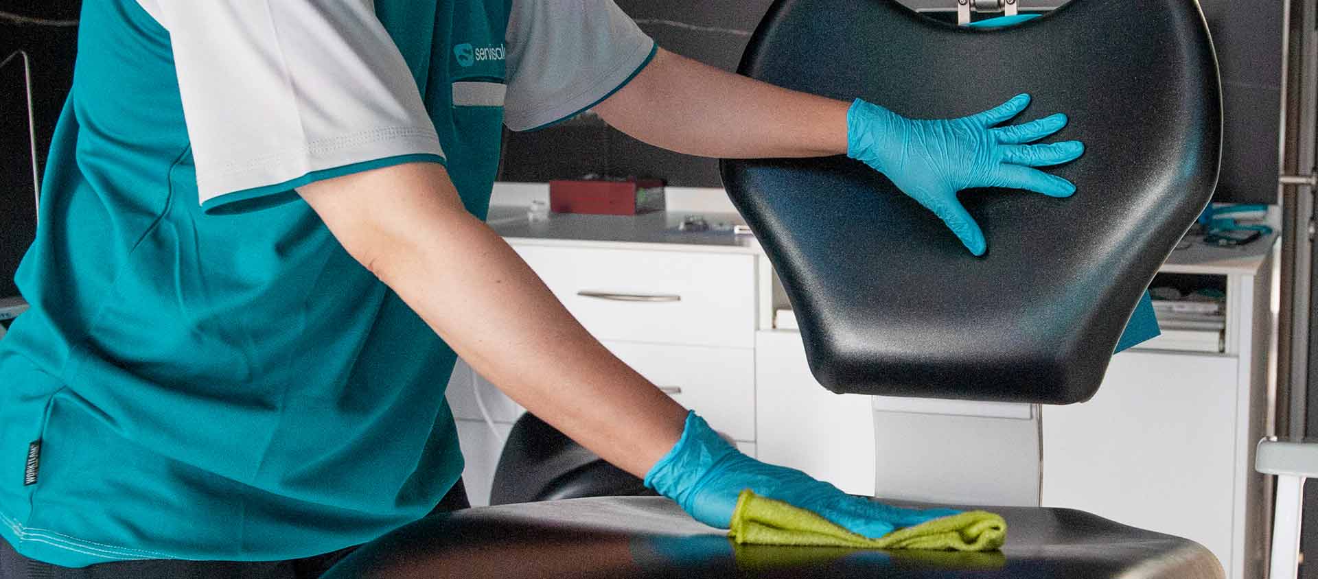 Limpieza y desinfección en instalaciones sanitarias.